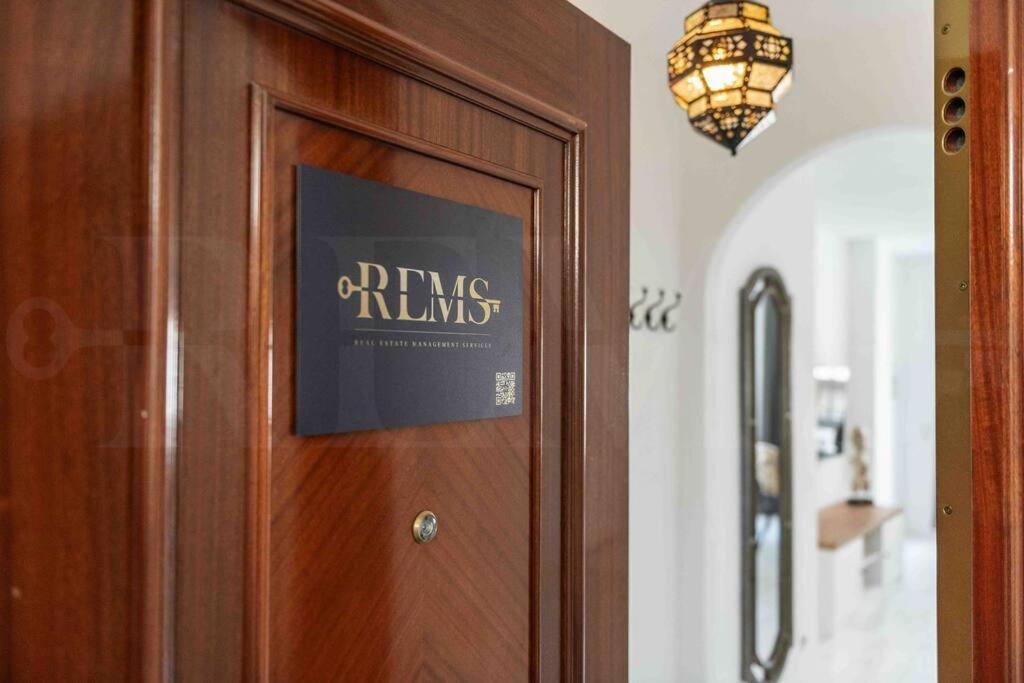 Spacious & Authentic Apartment By Rems Malaga Exterior photo