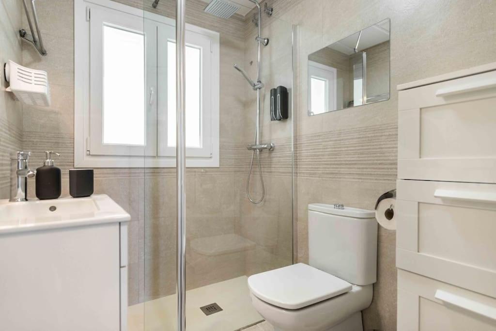 Spacious & Authentic Apartment By Rems Malaga Exterior photo