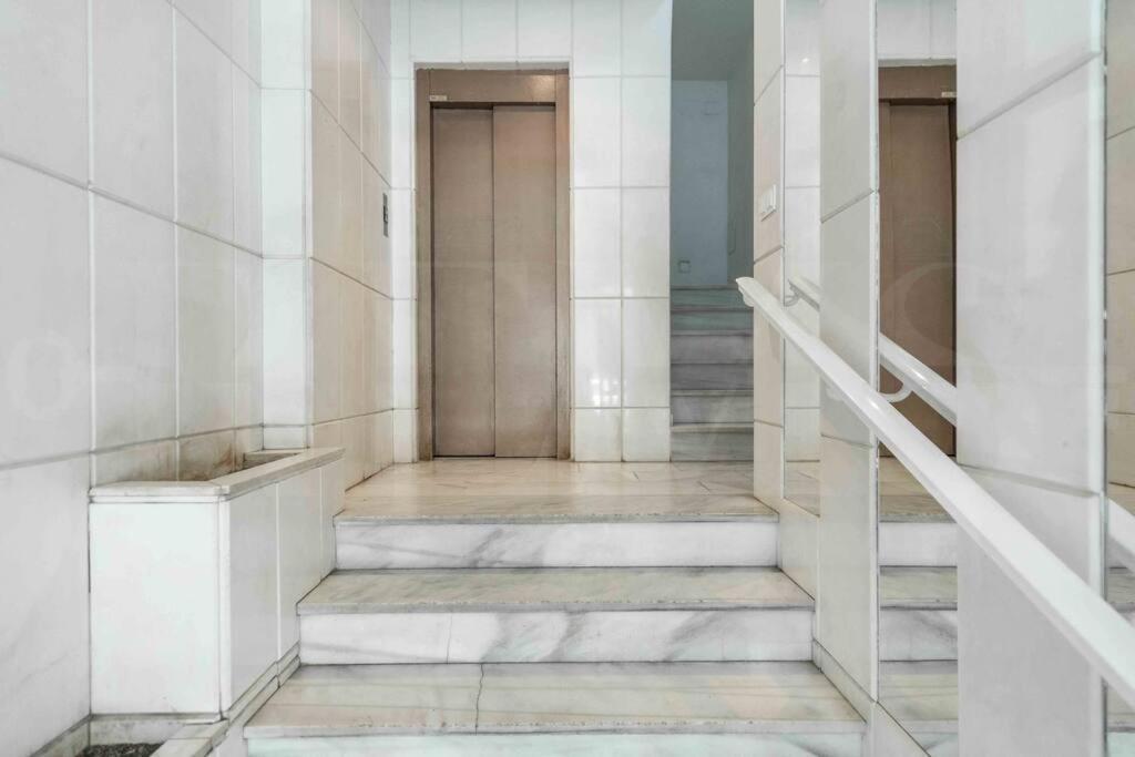 Spacious & Authentic Apartment By Rems Malaga Exterior photo